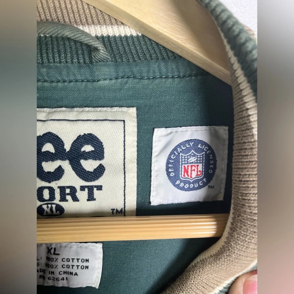 Lee this rare